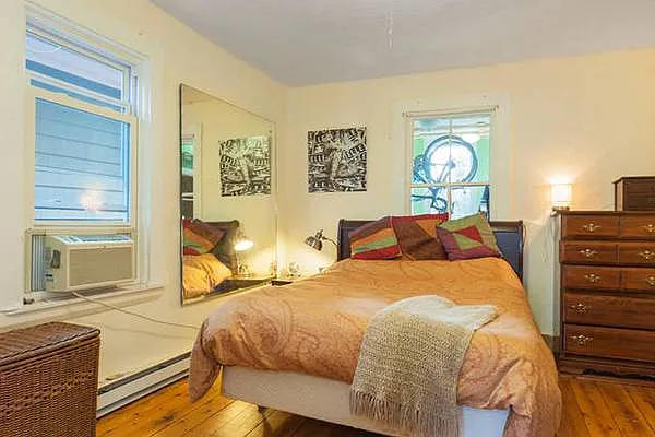 Building Photo - 434 Franklin St #2