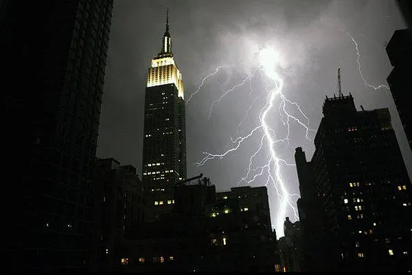 Sold by Corcoran | media 21