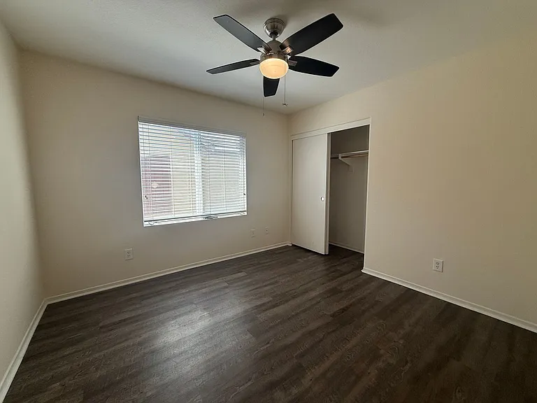 1357 Burgundy Dr — Photo 28
