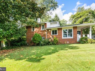 6303 Phyllis Ln, Alexandria, VA 22312
