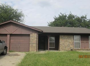 6457 N Park Dr, Watauga, TX 76148