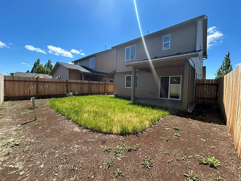 786 Maple St — Photo 27