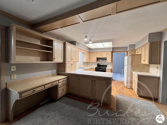 4th image of 852 Standish Dr