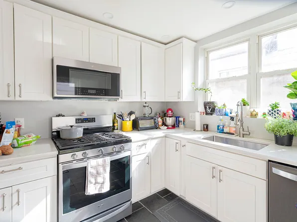 613 S Taney St, Philadelphia, PA 19146