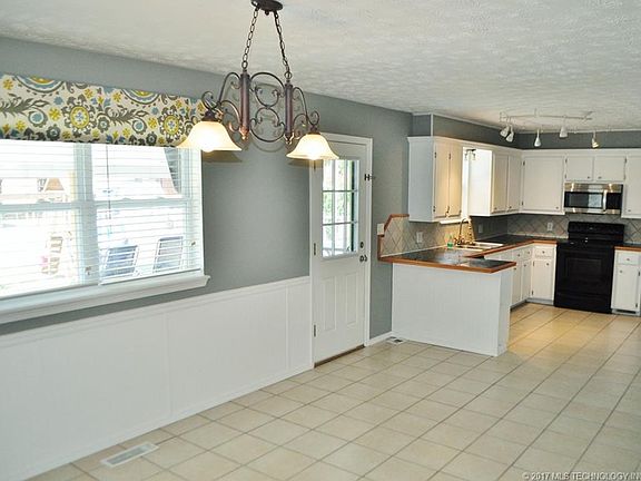 5th image of 645 S Pecan St