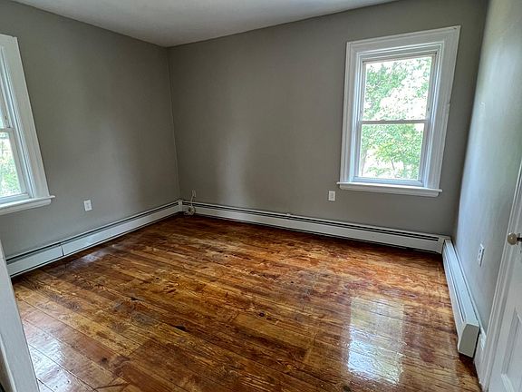 4th image of 29 Winthrop St #2