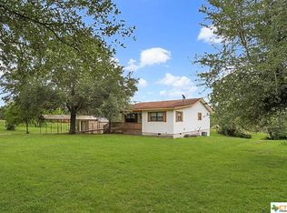 151 County Road 90b, Gonzales, TX 78629