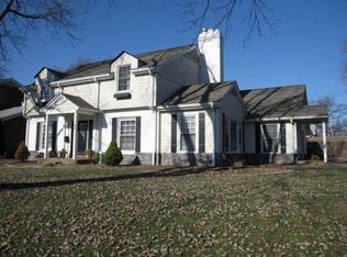 201 W Crestwood Dr, Peoria, IL 61614