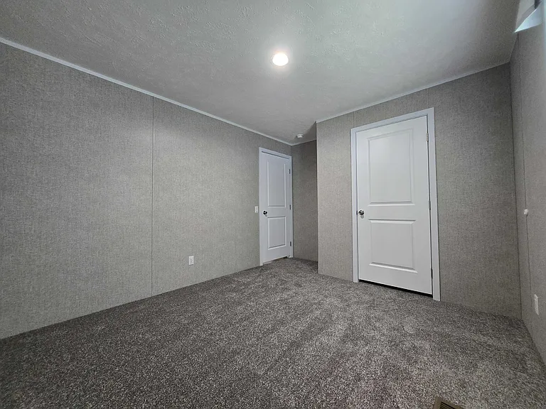 29800 Guilford Cir #423 — Photo 38