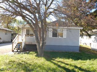 1217 W Mark St, Winona, MN 55987