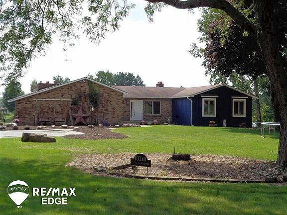3rd image of 10370 Hills Lane Dr