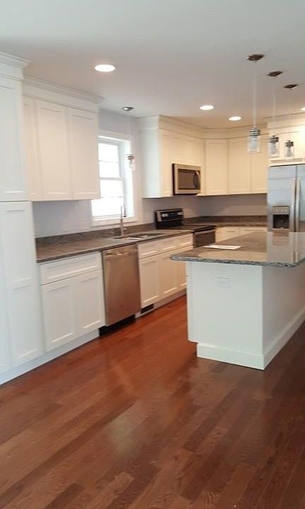 2nd image of 23 Hillsboro Rd #10