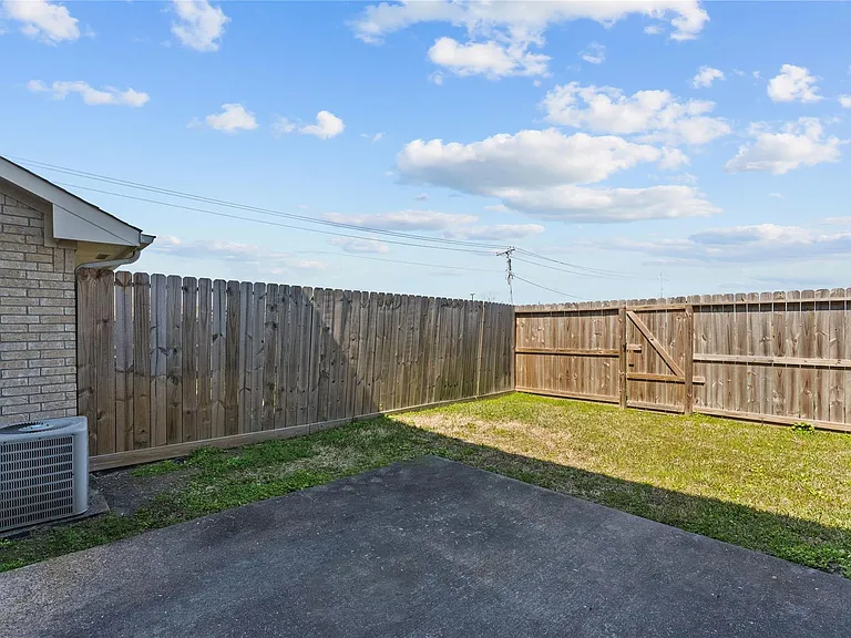 121 Green Isle Ave — Photo 11