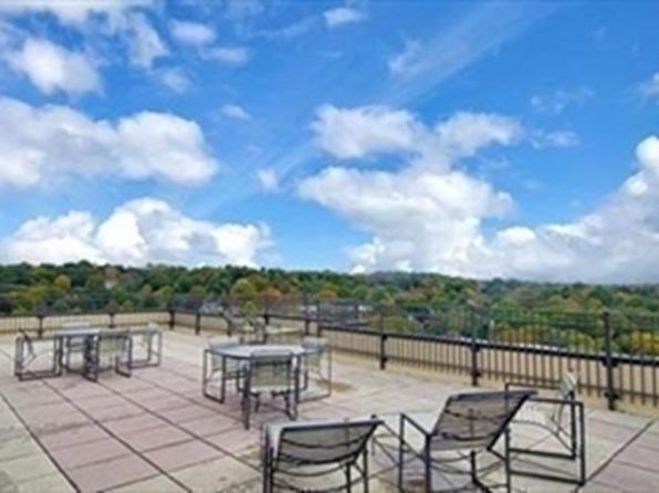 1731 Beacon St APT 615