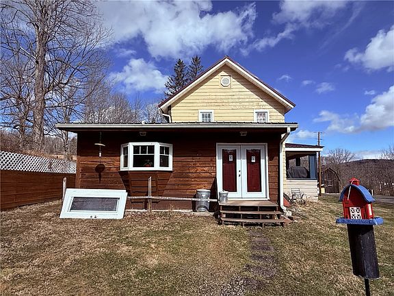 4th image of 386 Hamilton Valley Rd