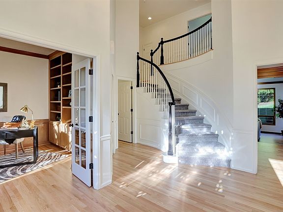 5th image of 15704 223rd Avenue NE