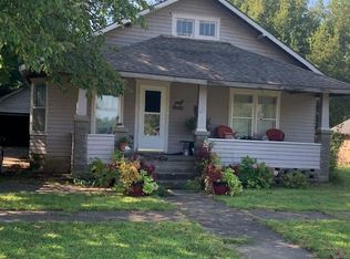 411 W 3rd St, Cherryvale, KS 67335