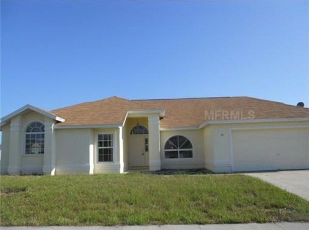 1st image of 381 Arlington Cir