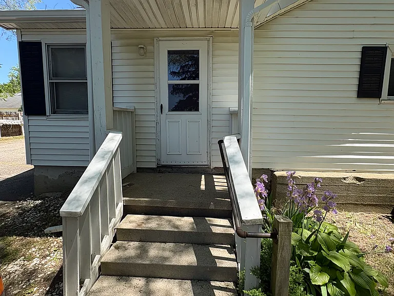 147 Myers Rd #3 — Photo 3