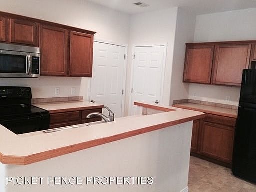 5th image of 1900 68th Ave Unit 106