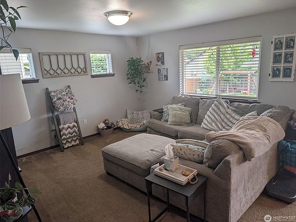 3rd image of 7149 288th St NW