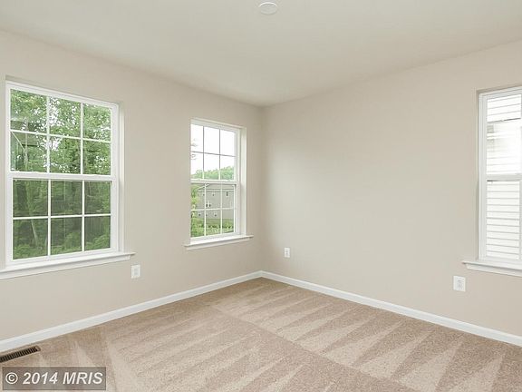 4th image of 1638 Livingston Dr