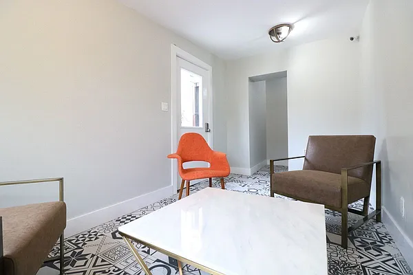 Rented by Compass | media 14