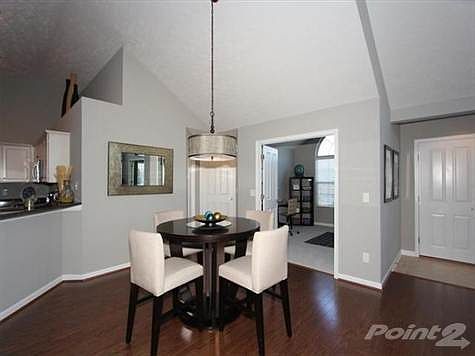 Entry/Dining Room area