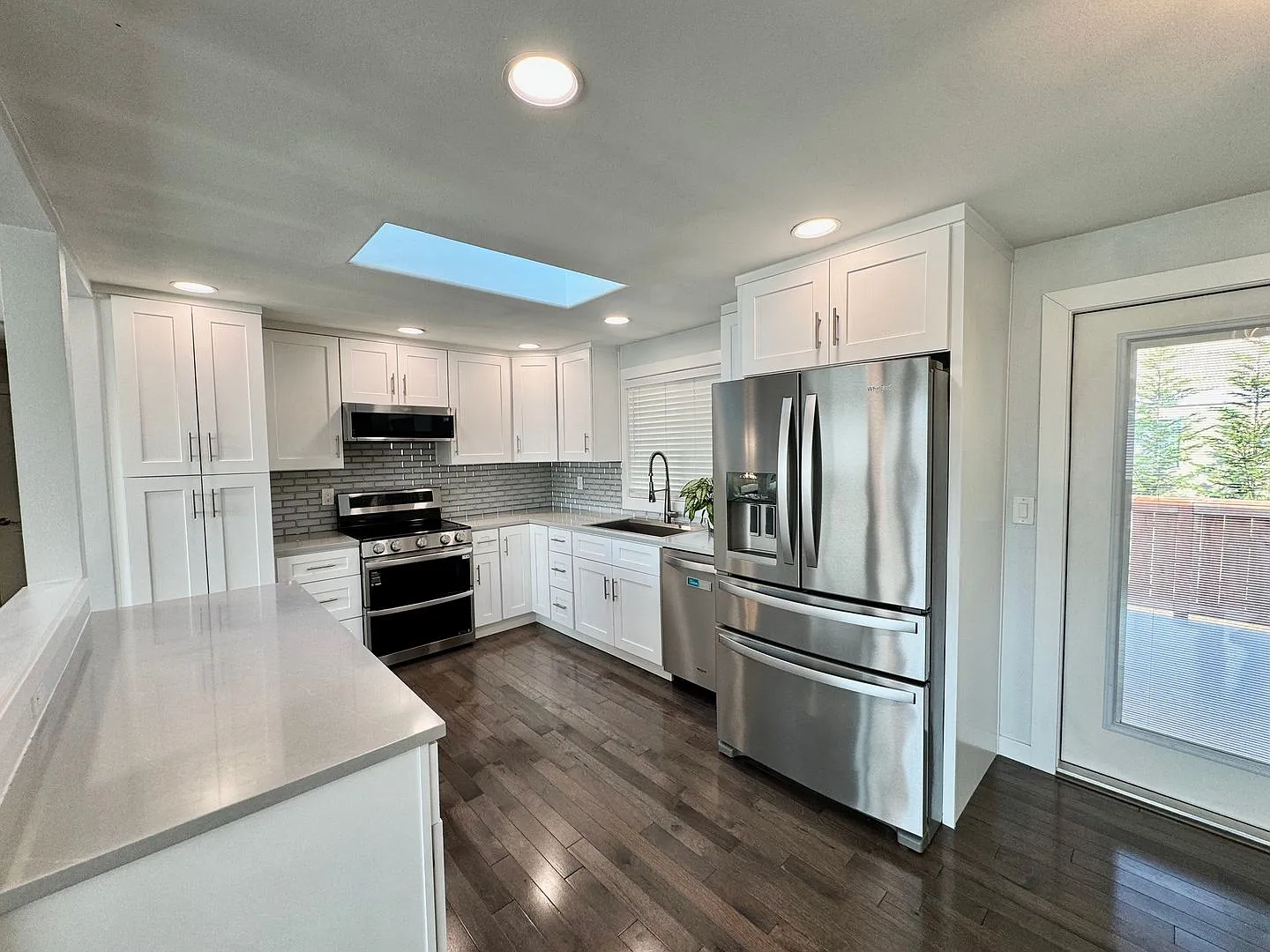 4-Bedroom Kirkland Home on Large Corner Lot with A/C & Expansive Backyard — Photo 2