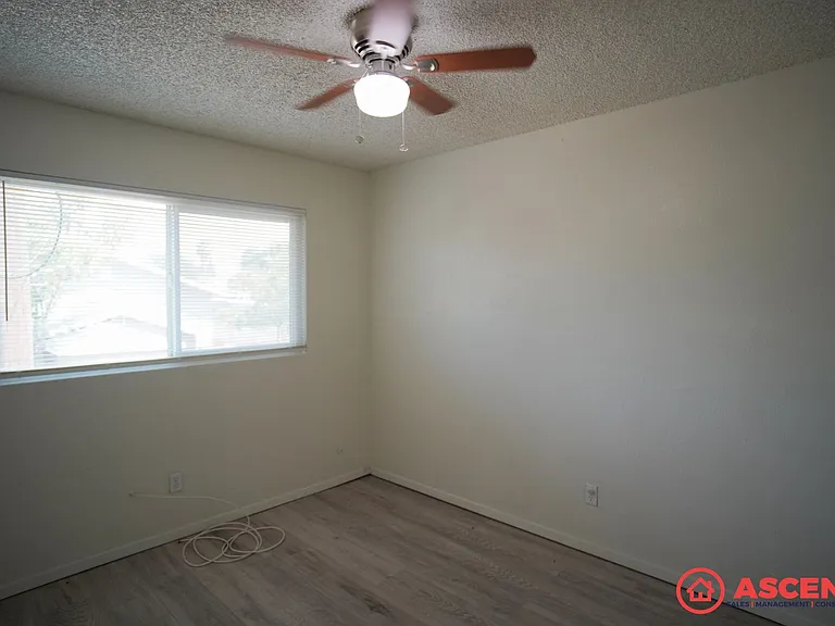 224 Washington Ave — Photo 10