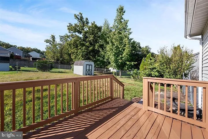 852 Morgan Pl — Photo 30