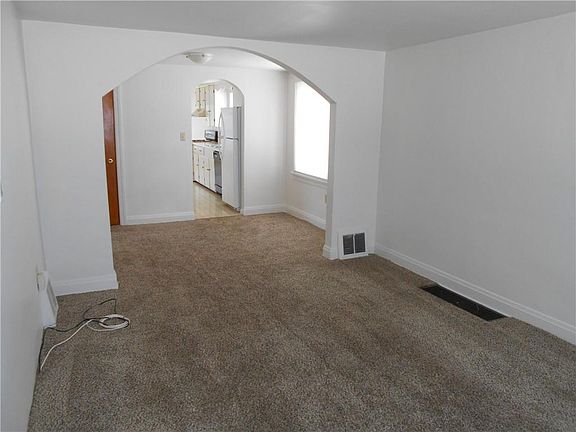 4th image of 123 Brighton Ave