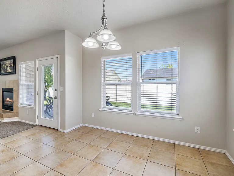 307 Meadowview Ln — Photo 11