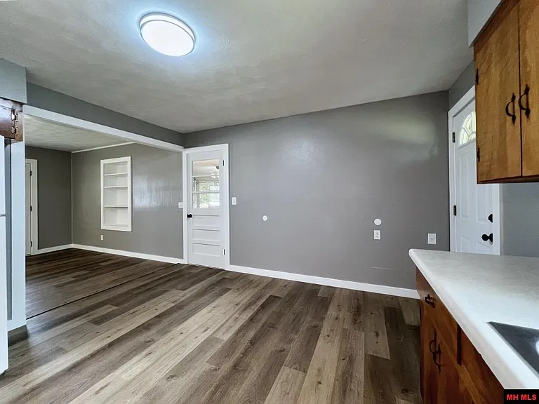 42 County Road 1159 — Photo 8