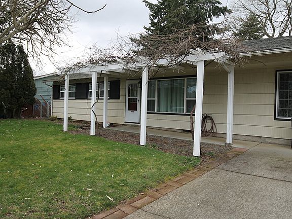 2nd image of 110 S Knoxville Way