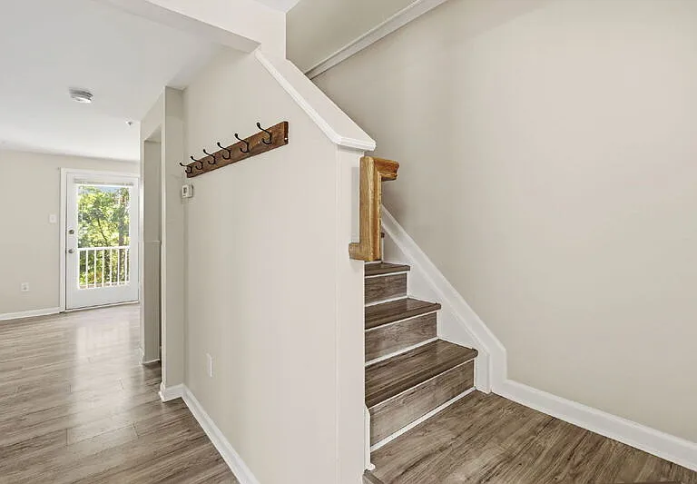 927 Pirates Ct — Photo 5