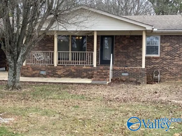 1804 Lindsay Ln N, Athens, AL 35613