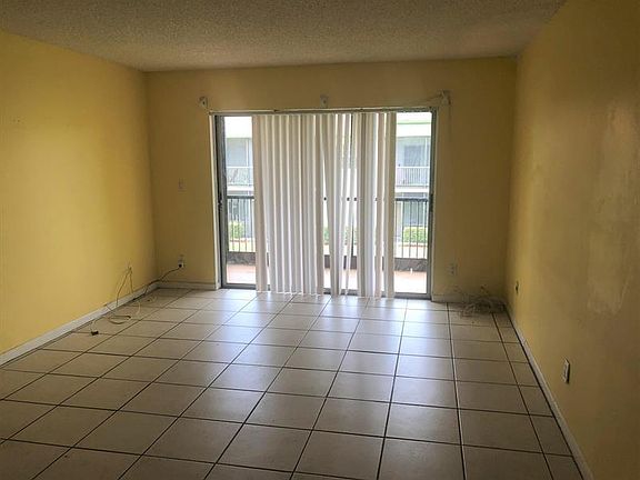 4th image of 4277 NW 89th Ave