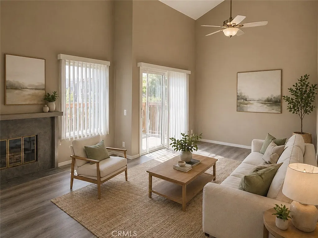 3 bed, 1.5 bath, 1300 sqft, $2,595 — Photo 2