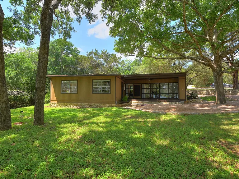 16013 Edwards Dr — Photo 21