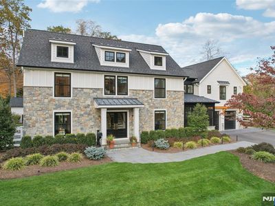 22 Oakwood Rd, Allendale, NJ, 07401