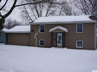 418 22nd St SW, Mason City, IA 50401