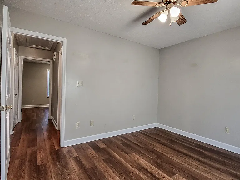 18901 Easter Ferry Rd — Photo 15