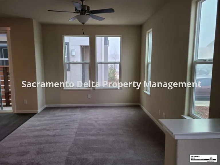 4451 Ocean Ln — Photo 7