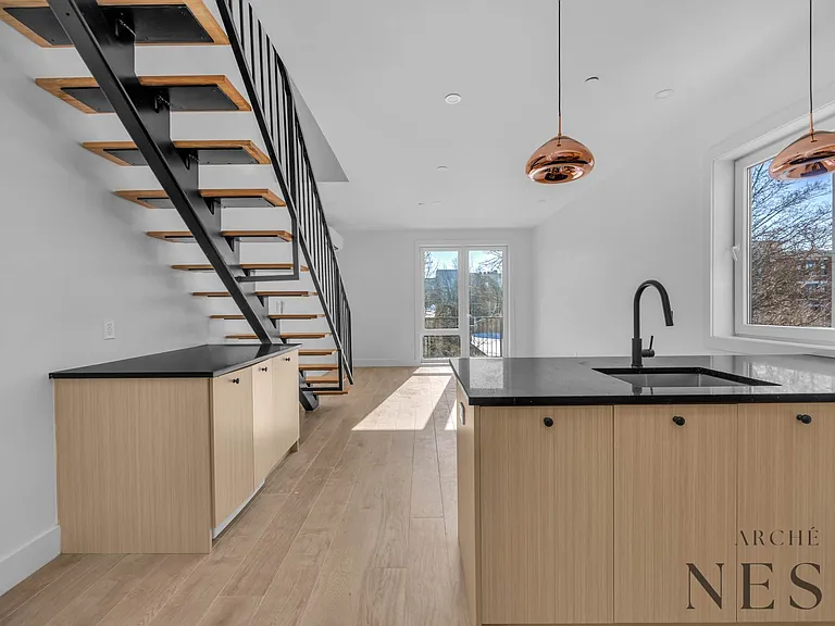 1698 Pacific St #PENTHOUSE — Photo 1