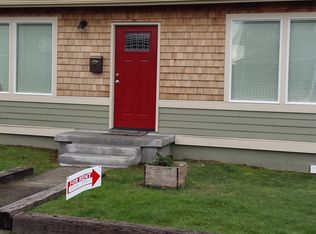 310 12th Ave APT 1, Seaside, OR 97138