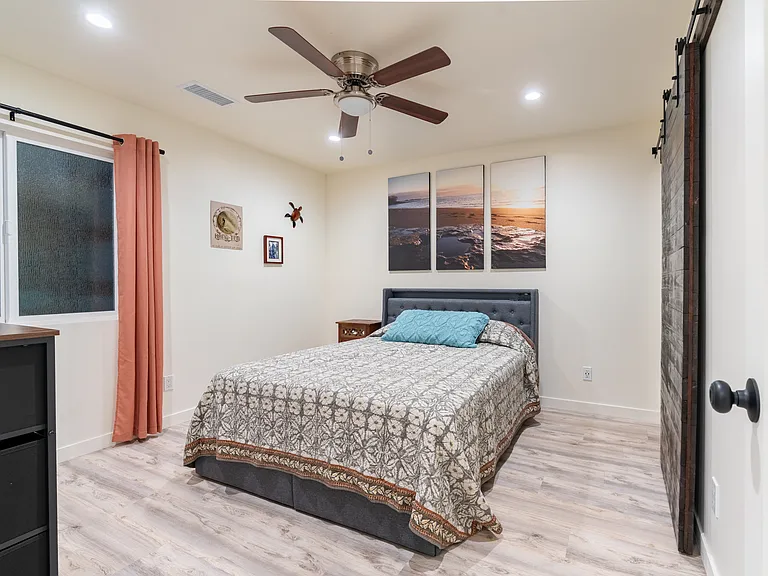 181 Parnassus Cir — Photo 14