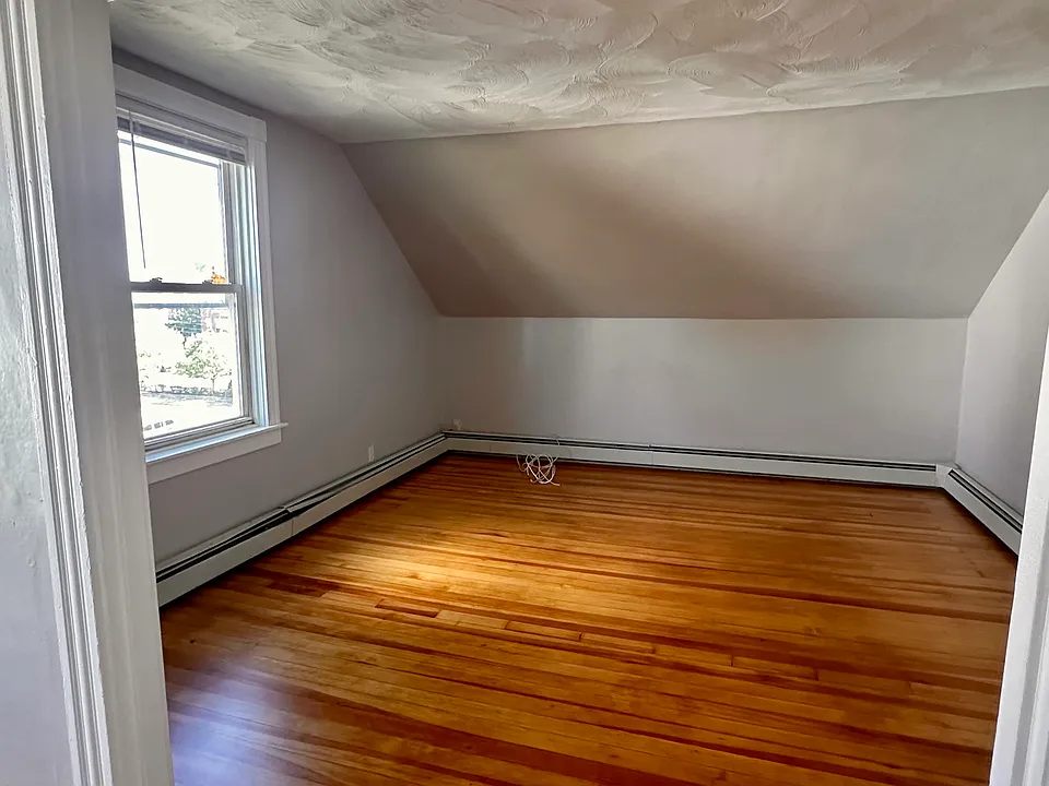 10 Pomona Ave #3