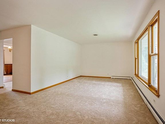 3rd image of 568 W Potter St