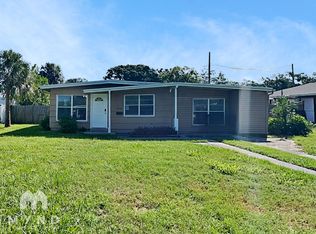 7563 Meadowlawn Dr N, Saint Petersburg, FL 33702